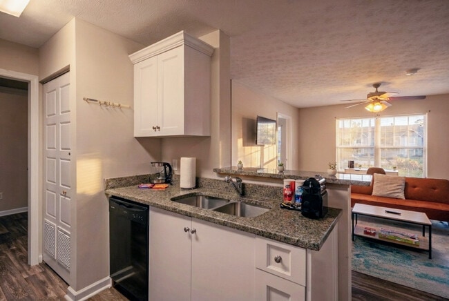 Building Photo - Legends at Armour Avenue