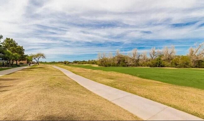 Photo - 4925 E Desert Cove Ave Unit 124