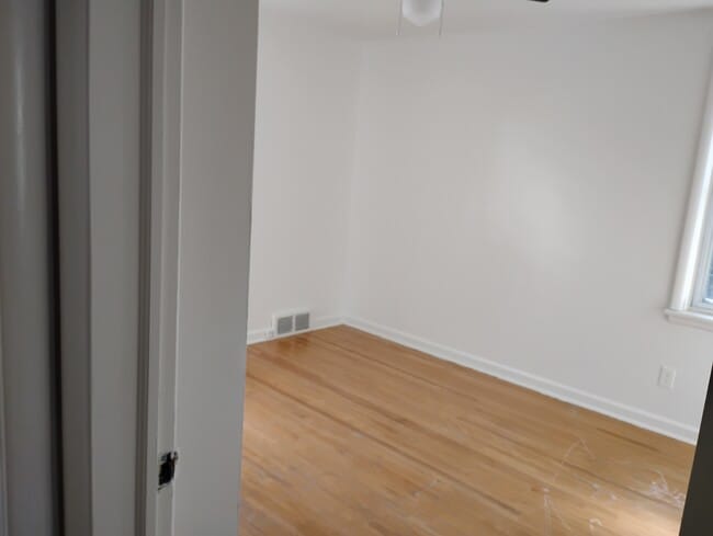 56 Delaney Ave Unit Lower