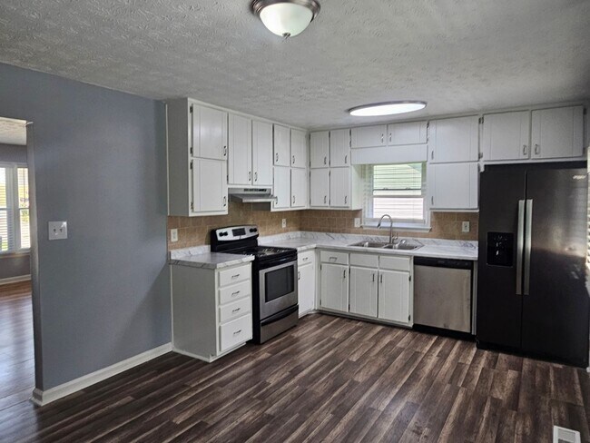 Photo - 3 bedroom 2 bath home with basement