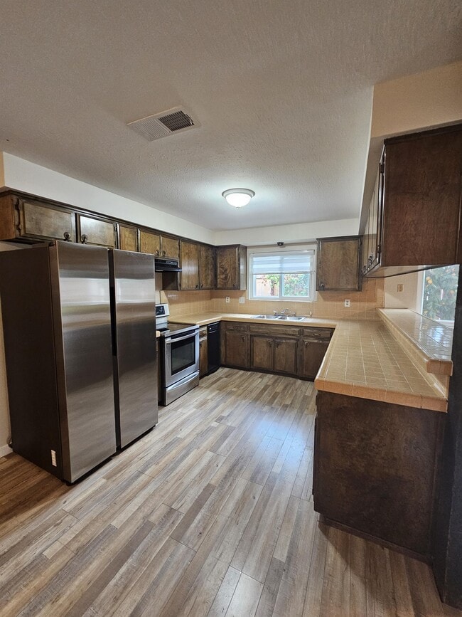 Photo - 812 Greenwich Dr