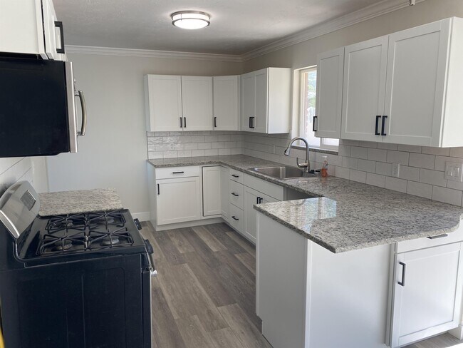 Photo - 1819 S Davis Blvd