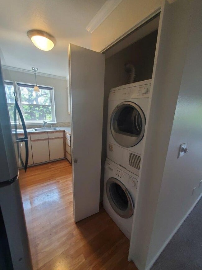 Photo - 1bedroom in quiet residential setting.  W/D in unit