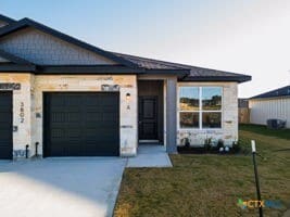 Building Photo - 3802 Hickory Dr