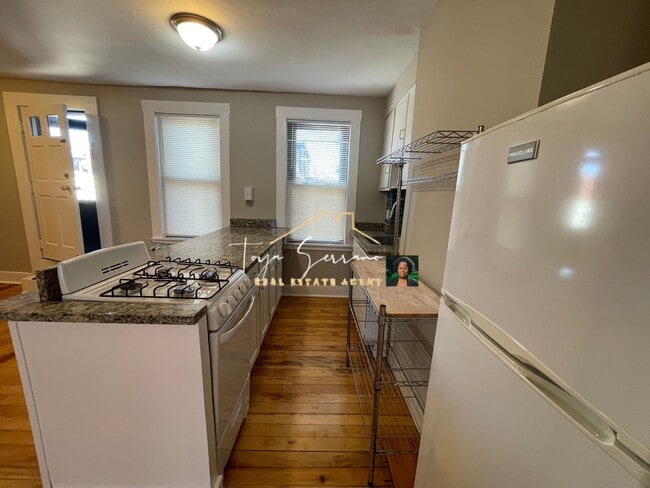 Photo - 39 Beacon St Unit 3