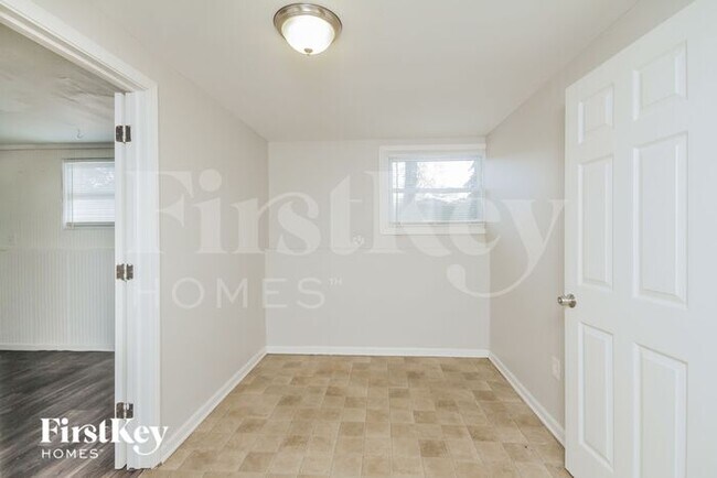 Photo - 905 Garfield Dr