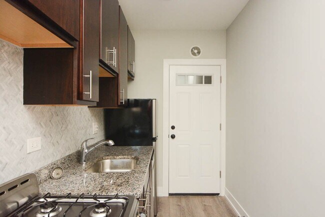 735 W Brompton Ave Unit 93