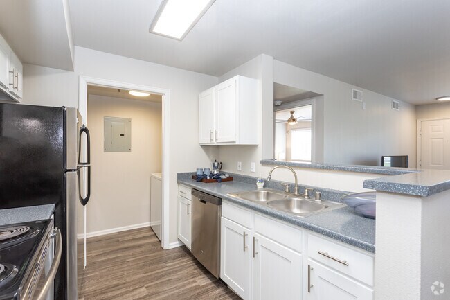 Hilltop - 1056SF - Bluffs at Castle Rock