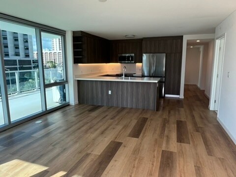 Sala de estar y cocina - 1500 Rycroft St Unidad 312R