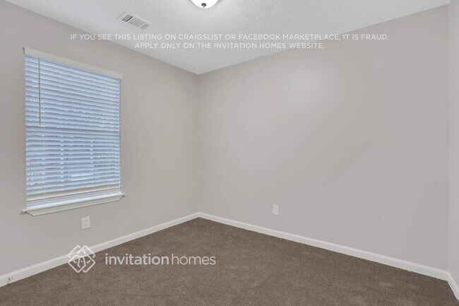 Photo - 417 Maid Marion Ln