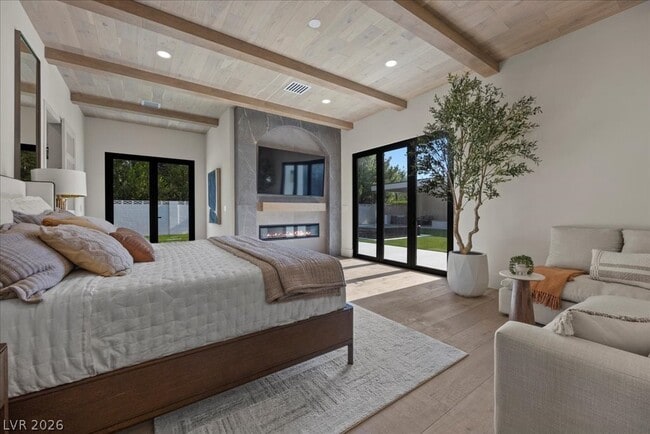 Photo - 2401 Driftwood Dr