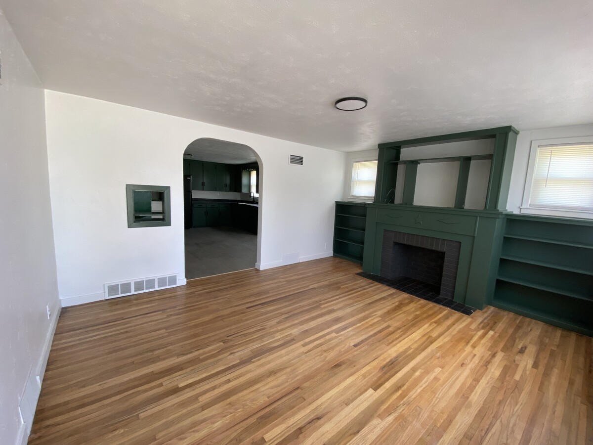 1527 W 11th - 1527 W 11th House