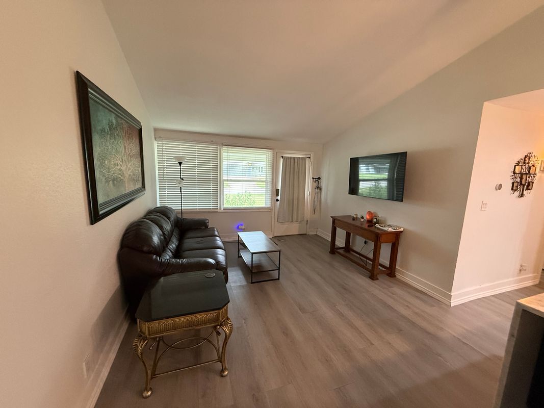 Photo - 819 Loganwood Ave