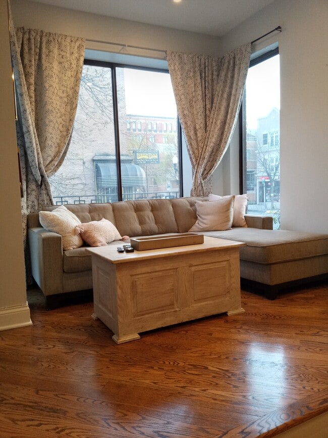 Photo - 170 W Burton Pl Unit 1