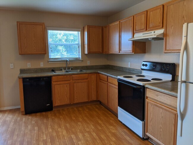 Photo - MOVE IN SPECIAL!