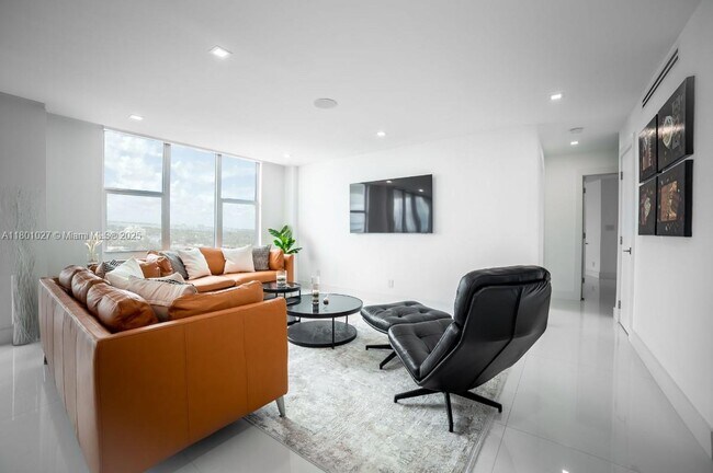 Photo - 5600 Collins Ave Unit 14K