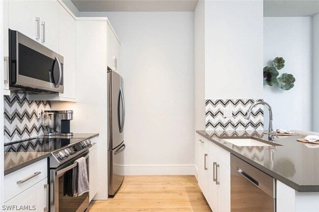 Photo - 101 8th St S Unidad 306