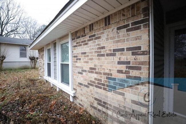 Photo - 3 Bedroom 2 Bath Home in Beautiful Neighborhood! A must see!!