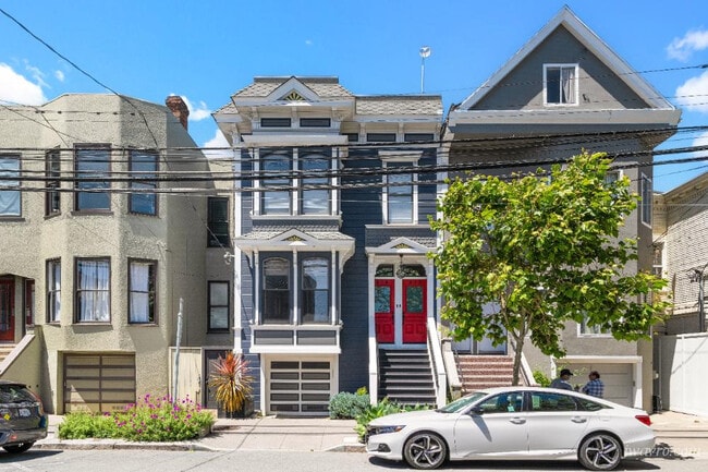 Building Photo - 814 22nd St Rental