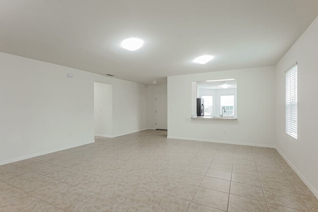 Photo - 203 NE 9th Ave