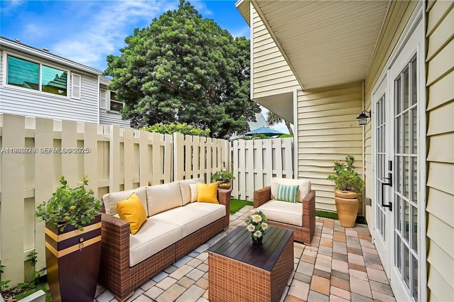 Photo - 2699 NE 15th St