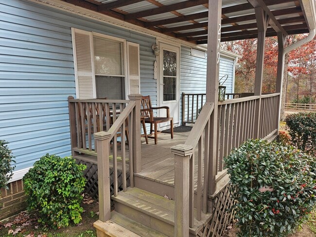 Building Photo - 279 Tricycle Hill Ln