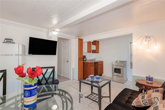 Building Photo - 1611 Fletcher St Unit 2