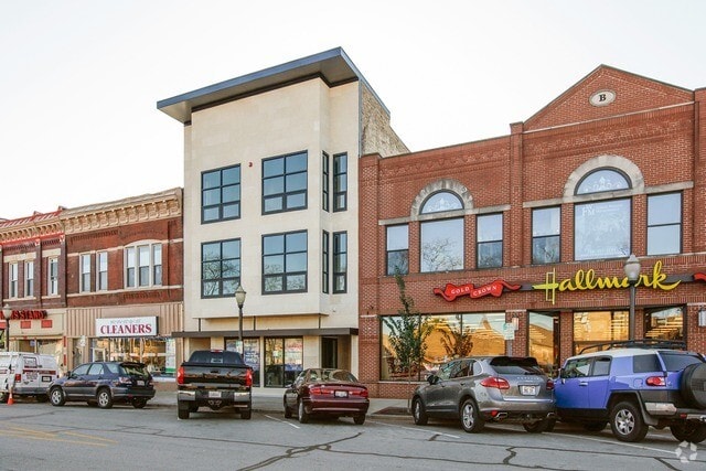 Building Photo - 8 W Burlington Ave Unit 301 Rental