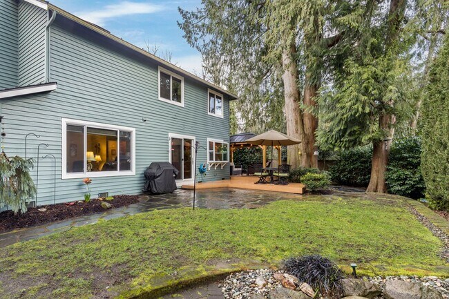 Photo - Lea Hill beautiful home - 4 bedroom 2.5 baths with 3 car garage & AC - A must see - Available Apr...