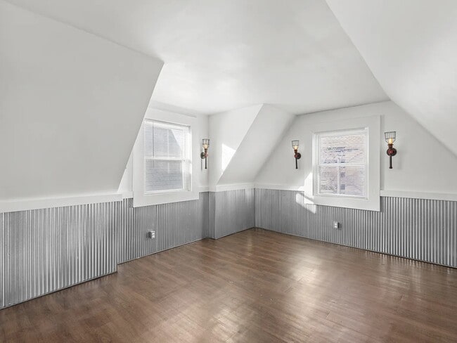 Photo - 6166 Crescent Ave