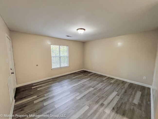 Photo - 1632 Hamlet Dr