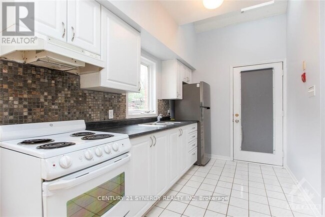 Photo - 450 MacLaren St Unit 11
