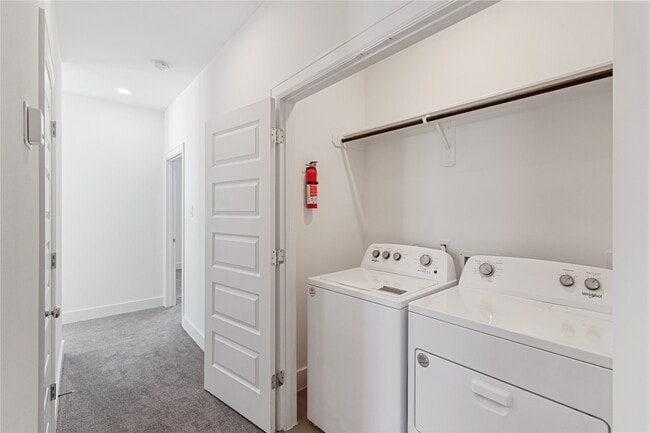 Building Photo - 7702 Westside Villas Ln