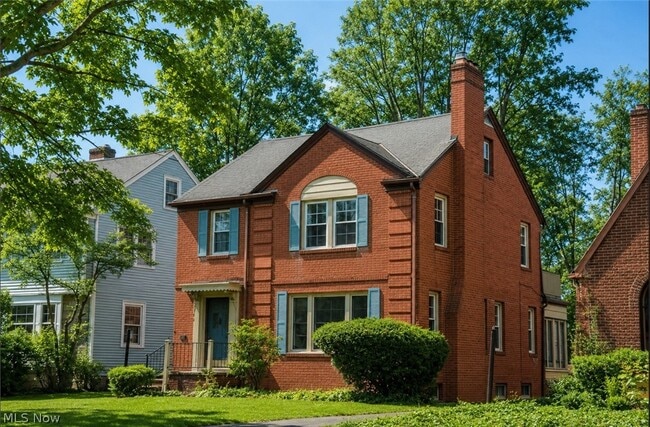 Building Photo - 1158 Castleton Rd