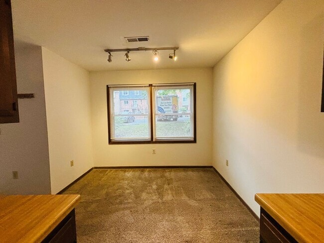 Photo - 1744 Donlee Dr