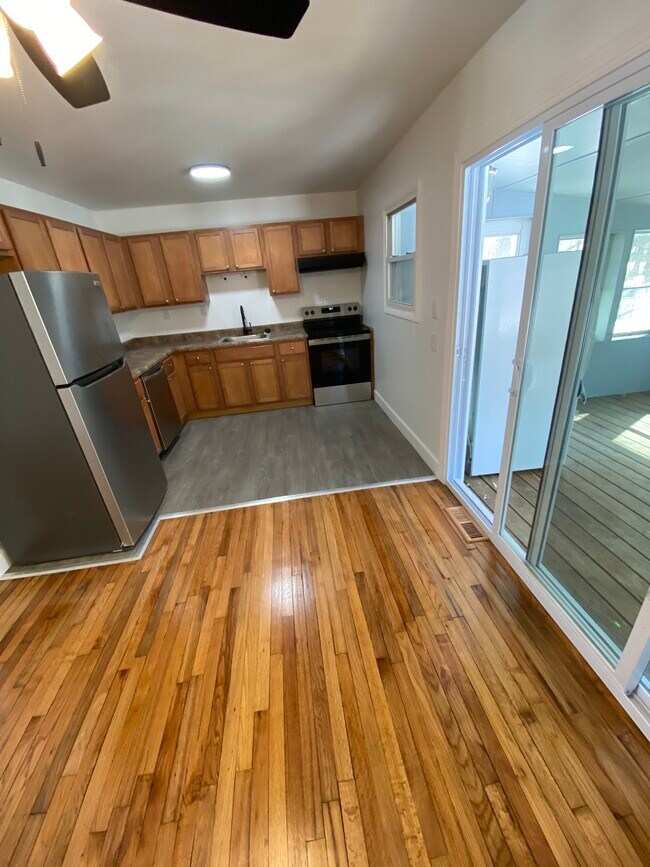 Photo - 85 Trottingham Ct