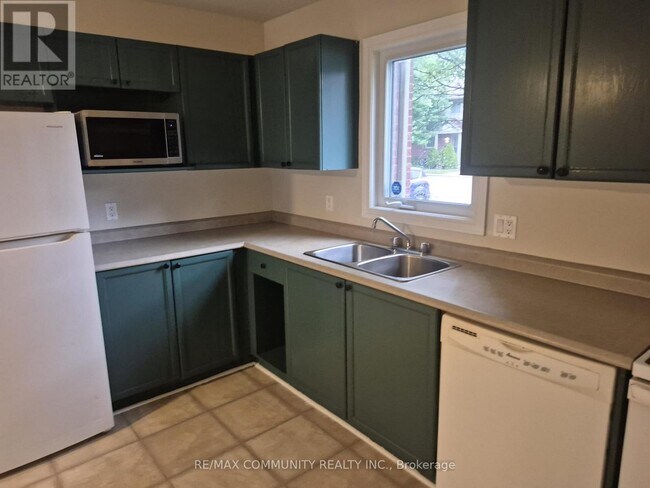 Photo - 511 Admiral Dr