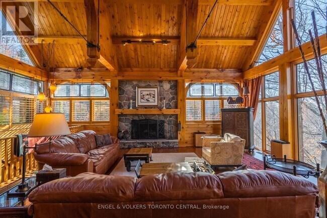 Photo - 11 Valleycrest Dr