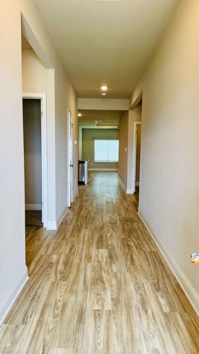 Photo - 15593 Arran Wy