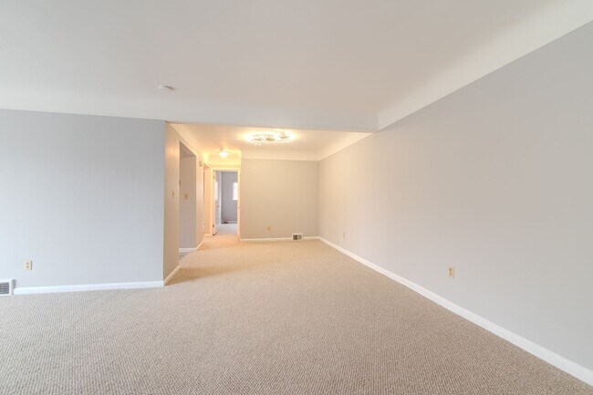 Photo - 487 N Eton St Unit B6