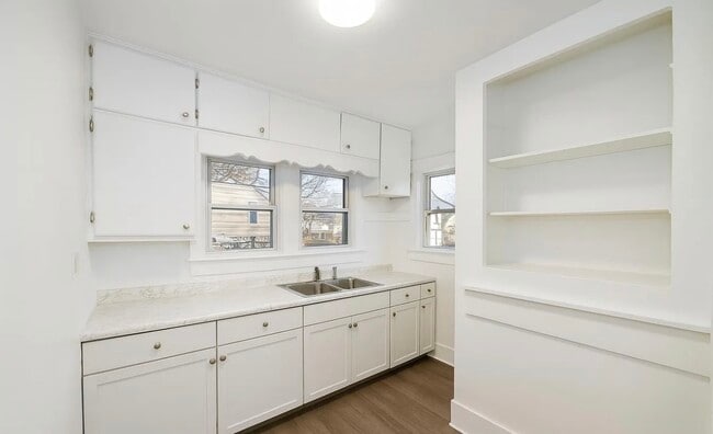 Photo - 910 W Virginia Ave