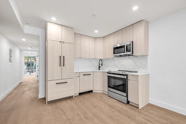 Photo - 18 E 13th St Unit 1