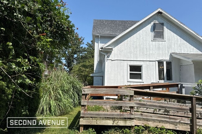 Photo - 1111 Hayes Ave