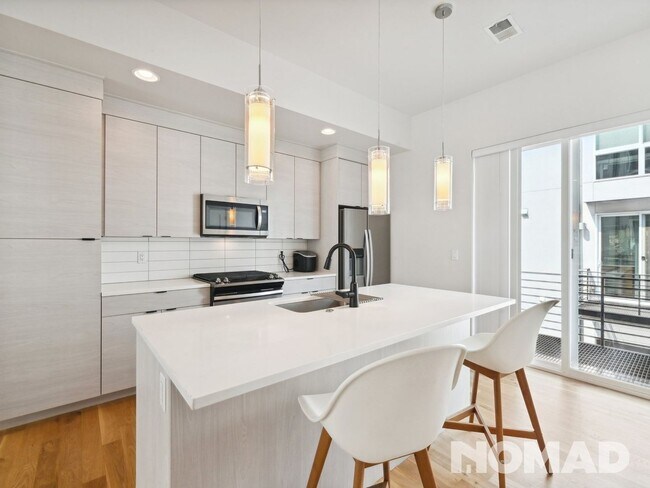 Photo - 3039 W 19th Ave