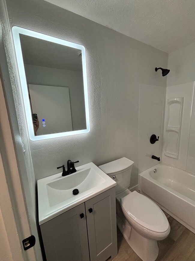 Photo - 1102 Apache Dr Unit B