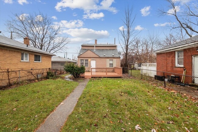 Building Photo - 3 bedroom 2 full bathrooms Warren $1,300 Rental