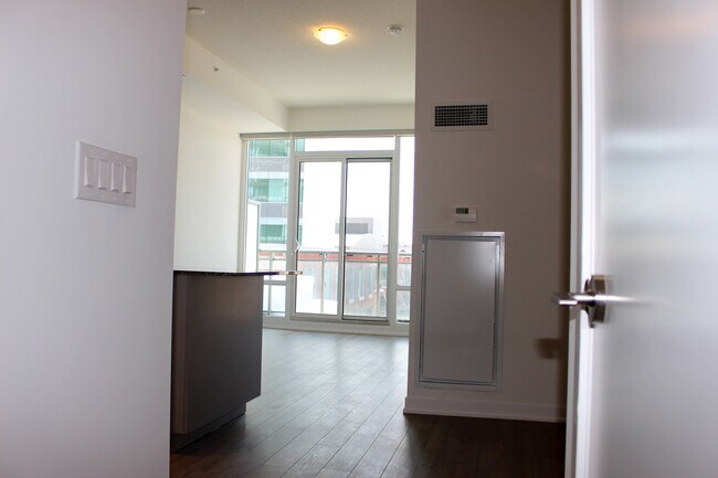 Photo - 85 Duke St W