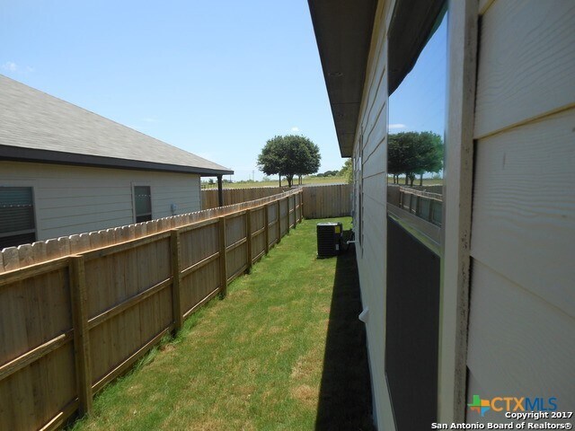 Photo - 131 Joanne Cv