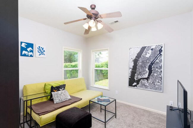 Photo - 1901 Limestone Ave