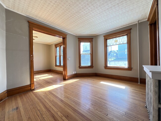 Photo - 451 W 16th St